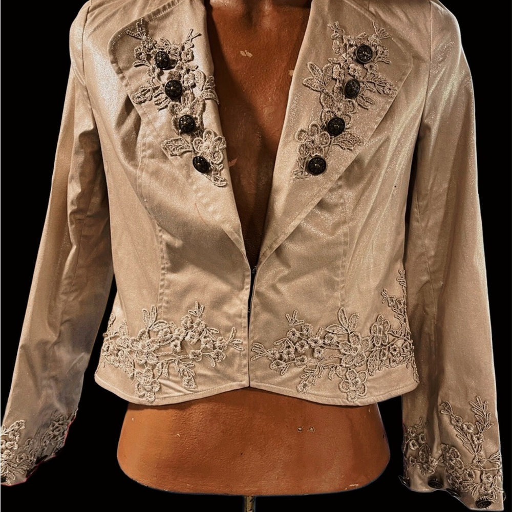 Very Vera Cream Floral Embroidered Blazer
